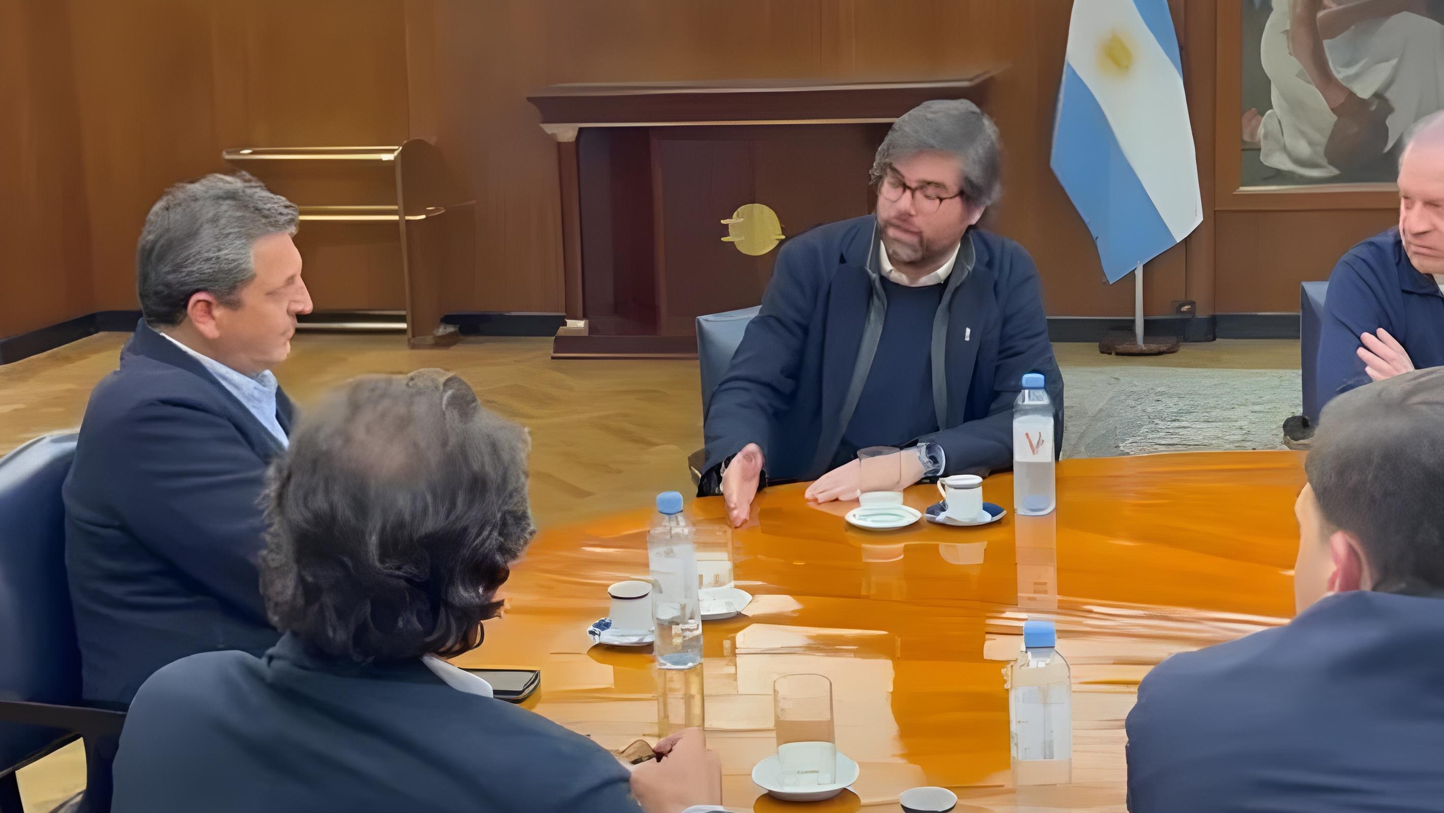 Sergio Massa se mostró conforme con la reunión con Santiago Siri (Twitter).