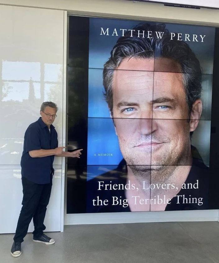 En su autobiografía, Matthew Perry reveló los detalles más oscuros de su adicción, mientras aún se encontraba filmando '  <a href='https://www.cronica.com.ar/tags/Friends'>Friends</a>'.