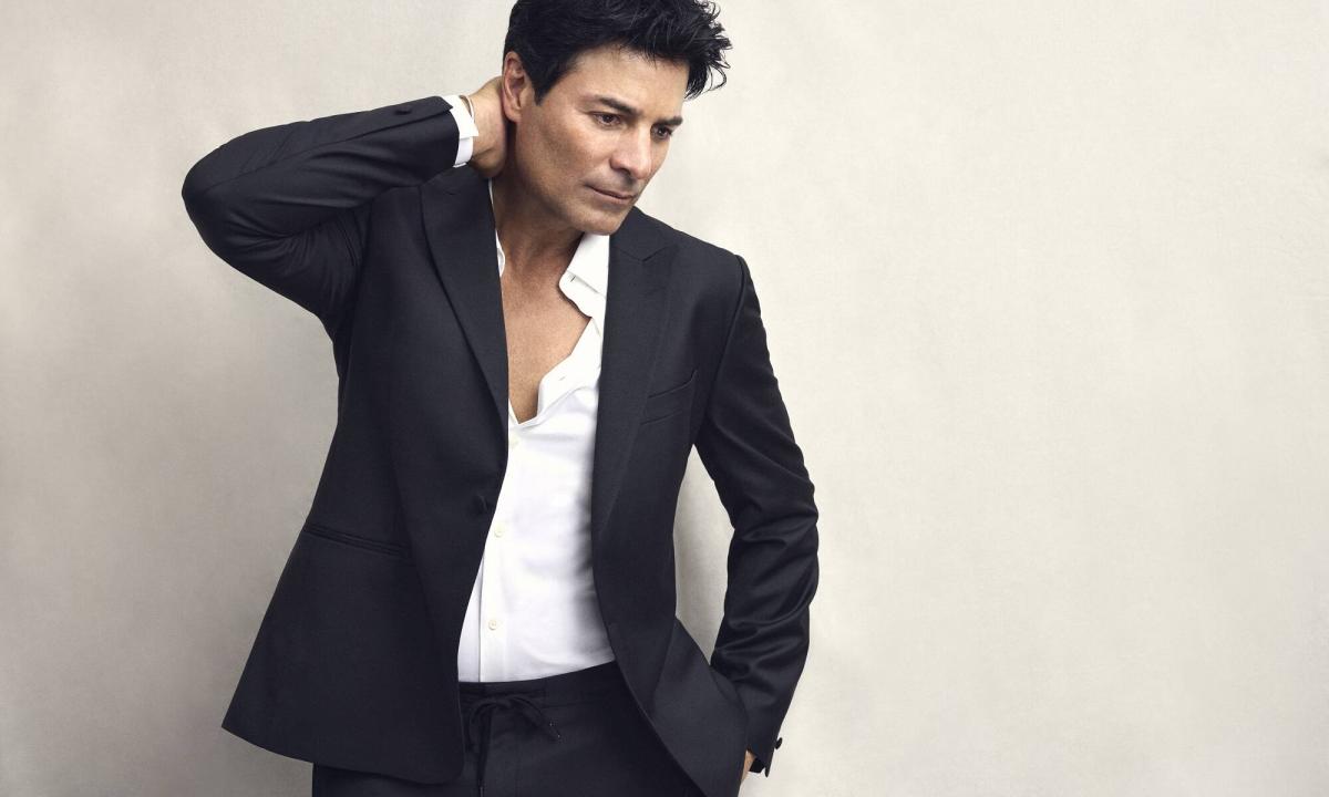 Escuchá el nuevo disco de Chayanne.