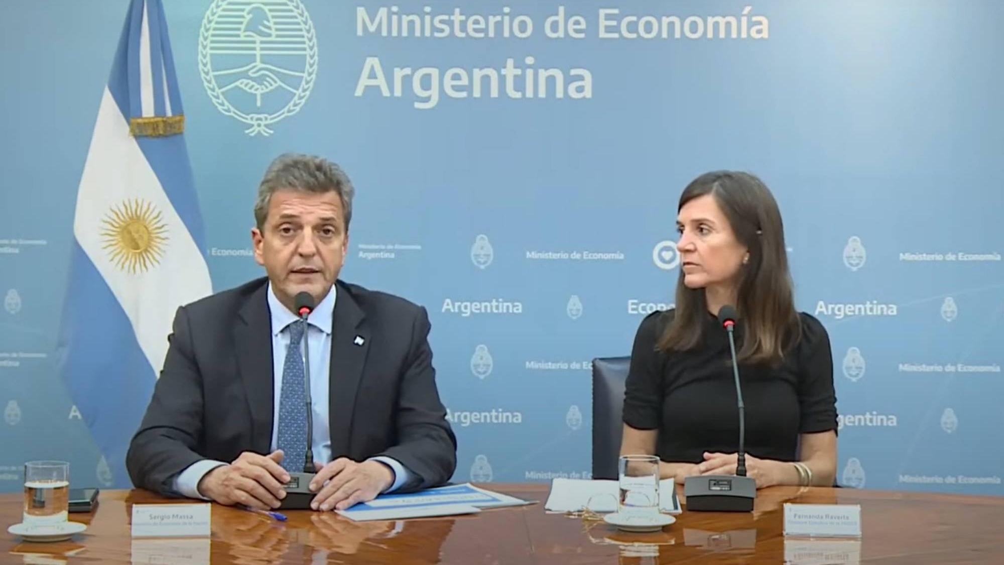 Sergio Massa y Fernanda Raverta anunciaron ampliación de Créditos ANSES para trabajadores y jubilados.