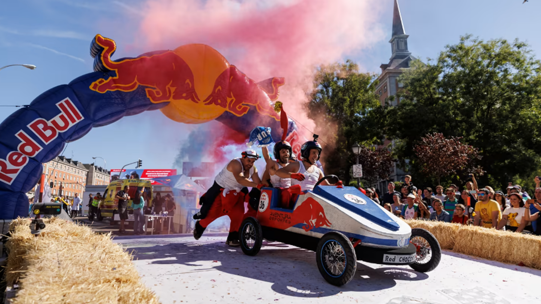 La Red Bull Autos Locos vuelve a Buenos Aires y presentará los vehículos más excéntricos para una carrera sin igual.