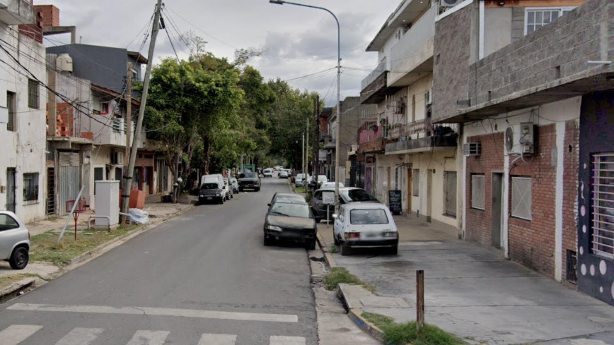 Asesinaron a un ex preso en la vía pública y los sospechosos están prófugos (Google Street View).