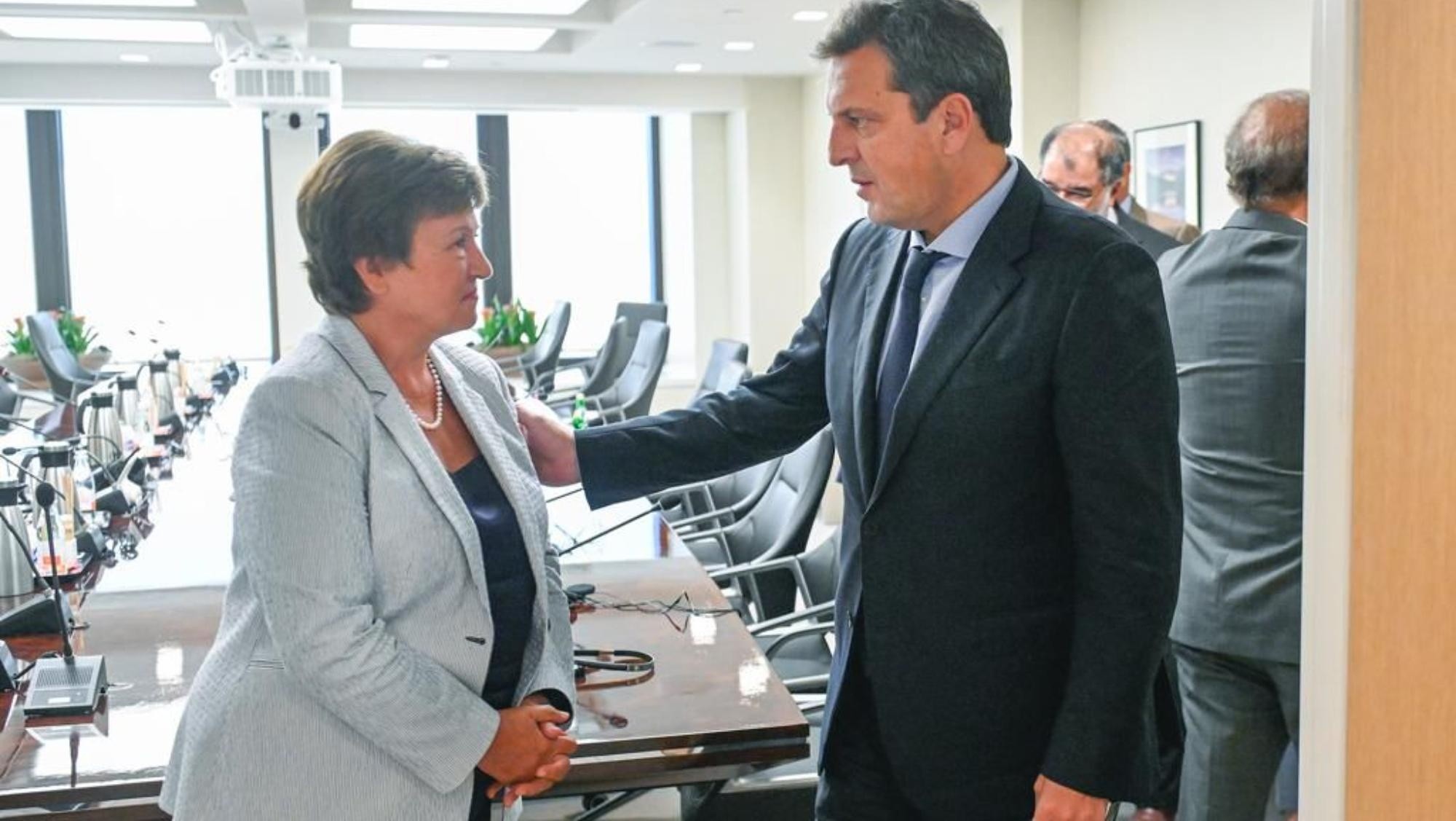 El ministro de Economía, Sergio Massa, con la directora gerente del FMI, Kristalina Georgieva (Archivo).