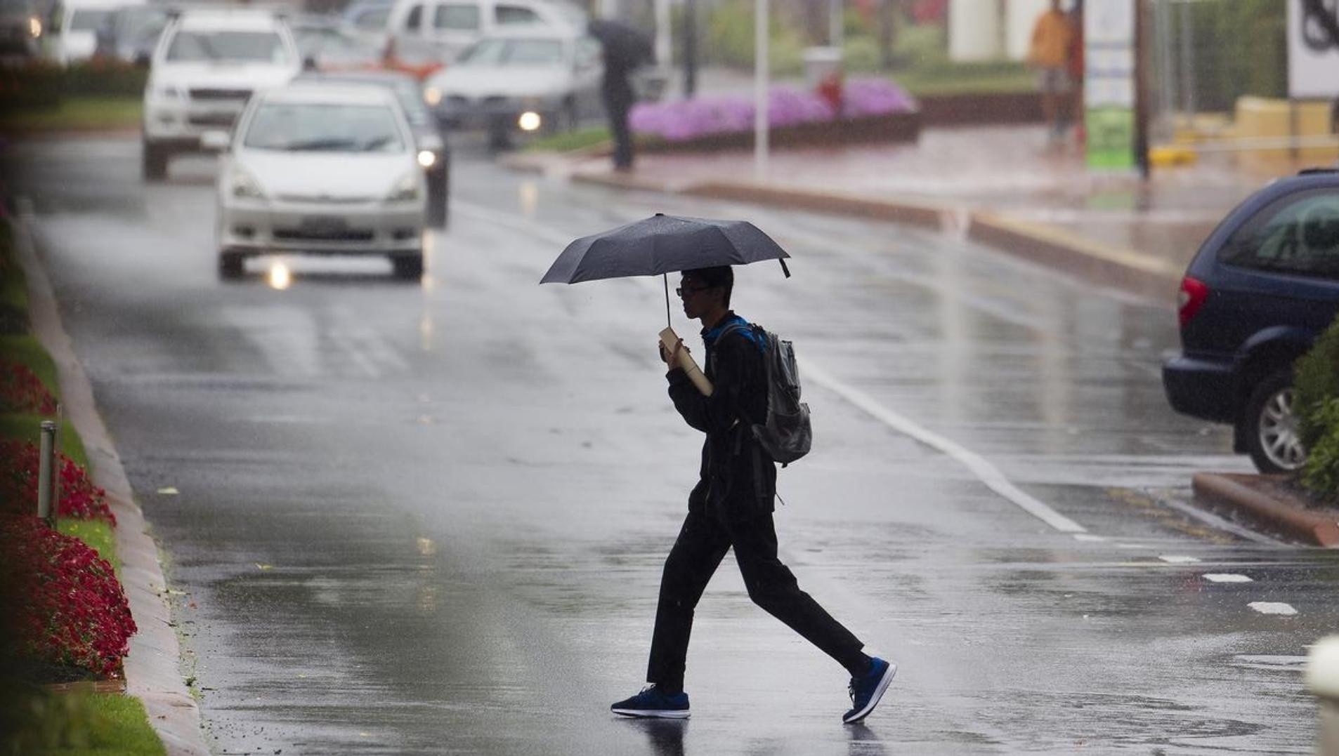 Sorpresa en Buenos Aires con el cambio de pronóstico del clima y las lluvias que irrumpen una semana veraniega.