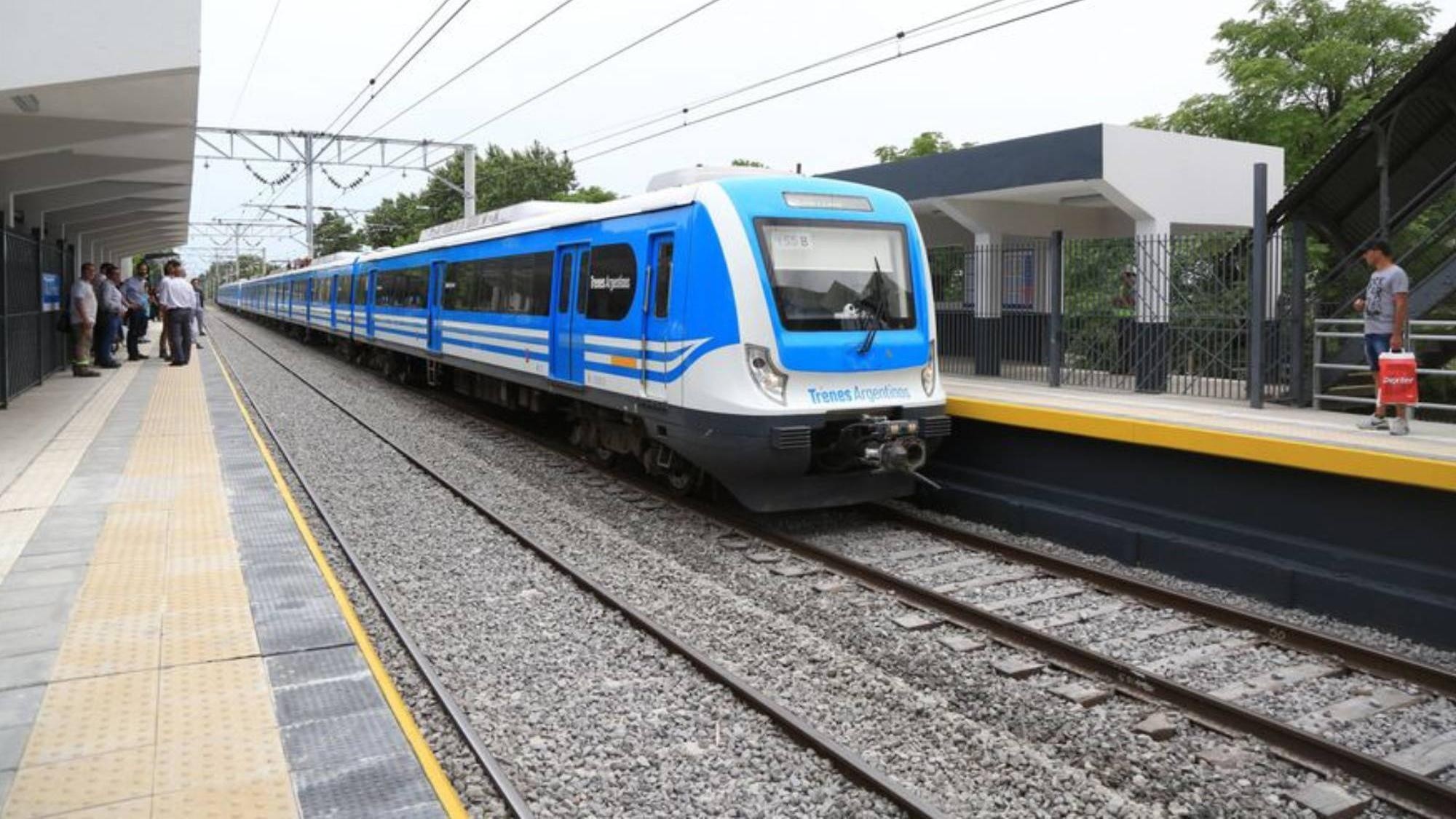 Amenazas de bombas en Ezeiza y Once generan demoras y cancelaciones en las líneas Roca y Sarmiento.