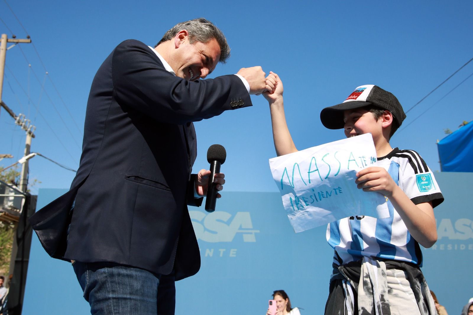 Sergio Massa en la Patagonia, sumó el respaldo del gobernador electo, 