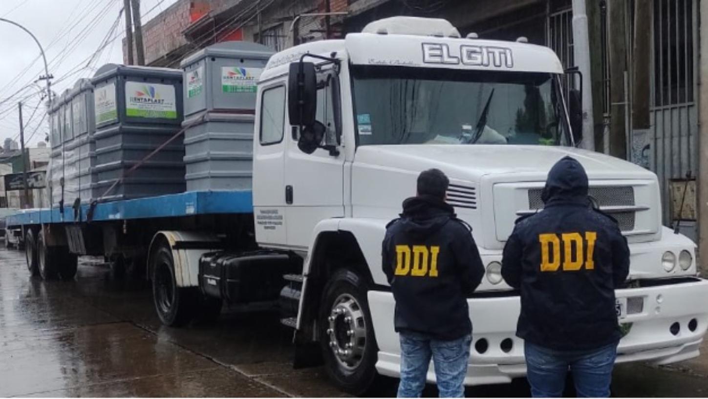 Parte de la mercadería que finalizó incautada por las autoridades policiales.