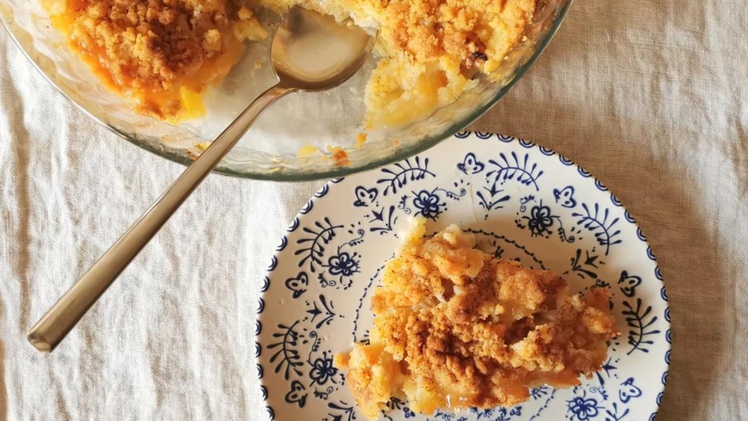 Guardate esta receta del clásico crumble de manzana con una vuelta de tuerca.