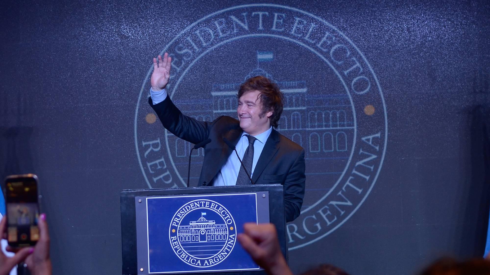 ¡EN VIVO! Javier Milei confirma su equipo y anuncia medidas de su futuro gobierno: minuto a minuto, seguí todas novedades. (Crónica-Fernando Pérez Re)