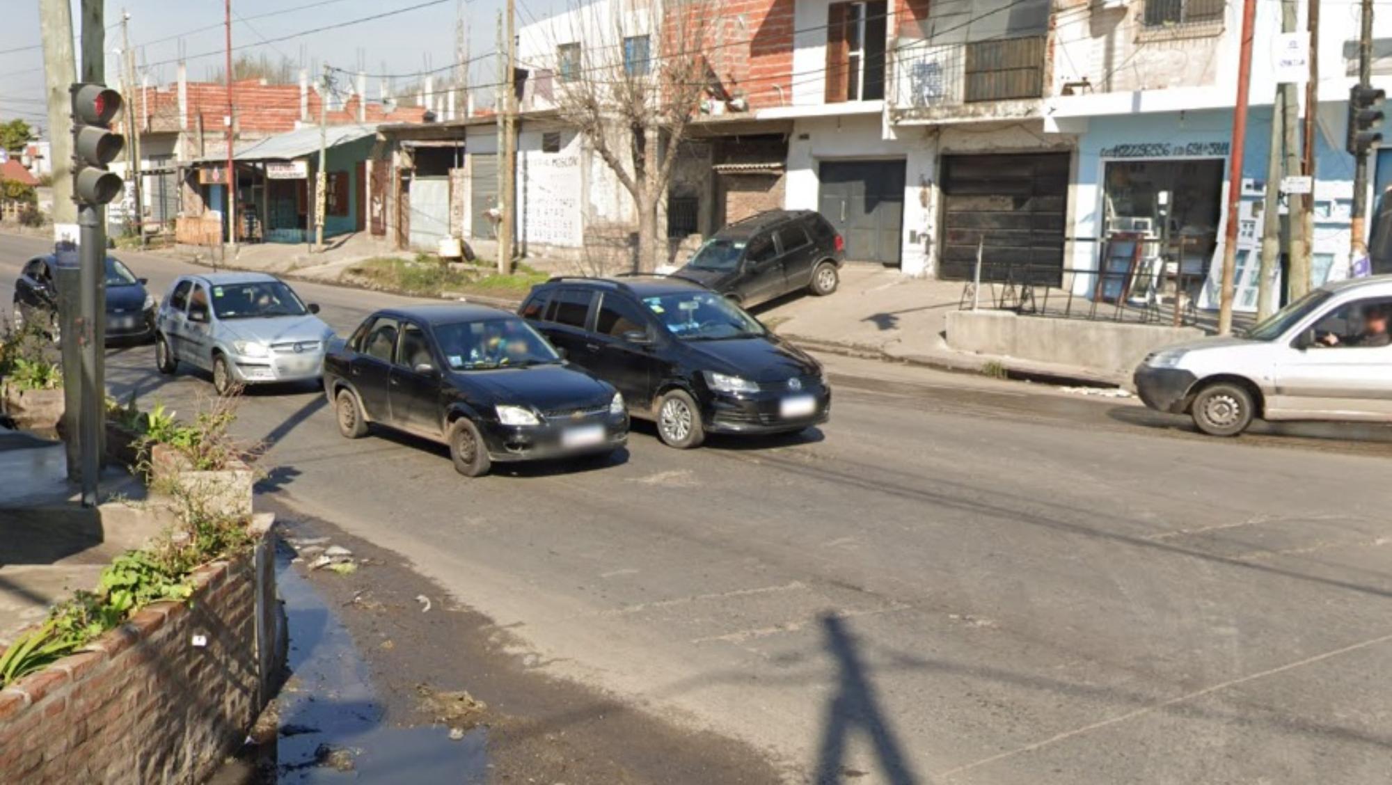 Acá, en esta esquina, fue encontrada la muchacha.