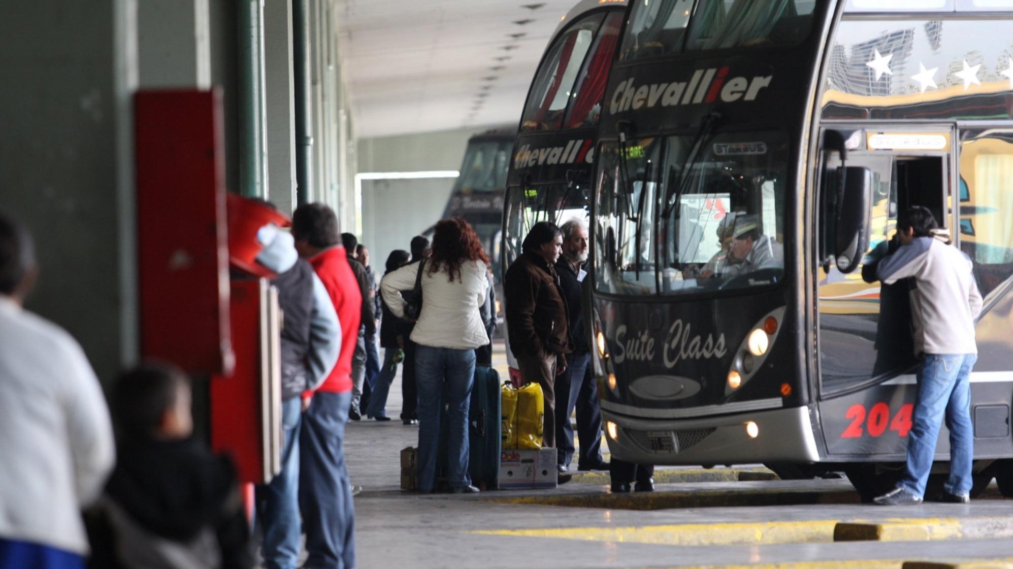 La terminal de ómnibus de Retiro es muy usada para viajes que conectan a la Capital Federal con el interior del país (Imagen ilustrativa).